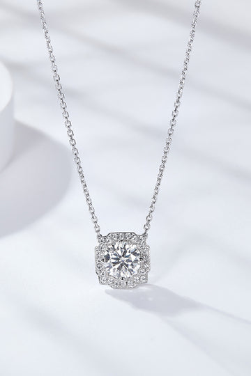 Soledad 1 Carat Moissanite Flower Shape Pendant Chain Necklace