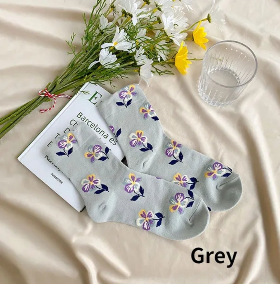 One Pair of Botanical Garden Floral Socks