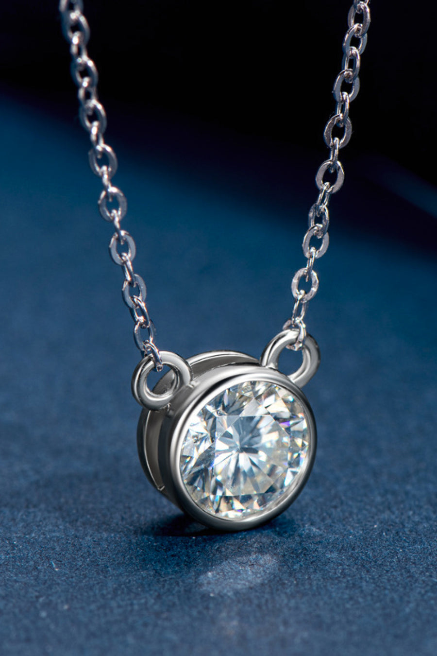 Luna 925 Sterling Silver 1 Carat Moissanite Round Pendant Necklace