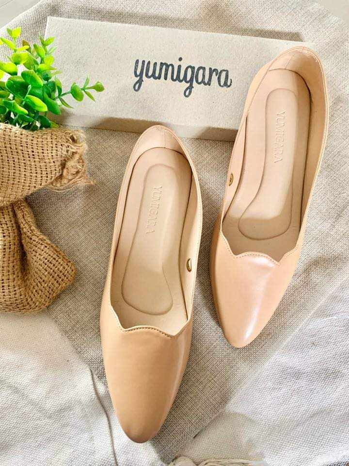 Cirila Scalloped Pointed Flats