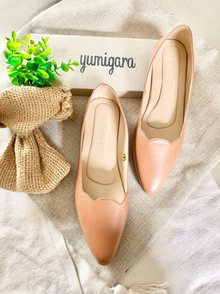 Cirila Scalloped Pointed Flats